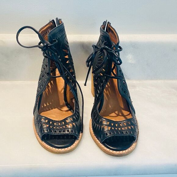 Jeffrey Campbell Cutout Lace-up Peep Toe Cordillo Bootie Sandal Black Size 7 - Picture 1 of 5